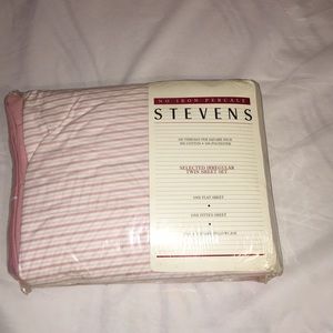 Twin bedding sheet set